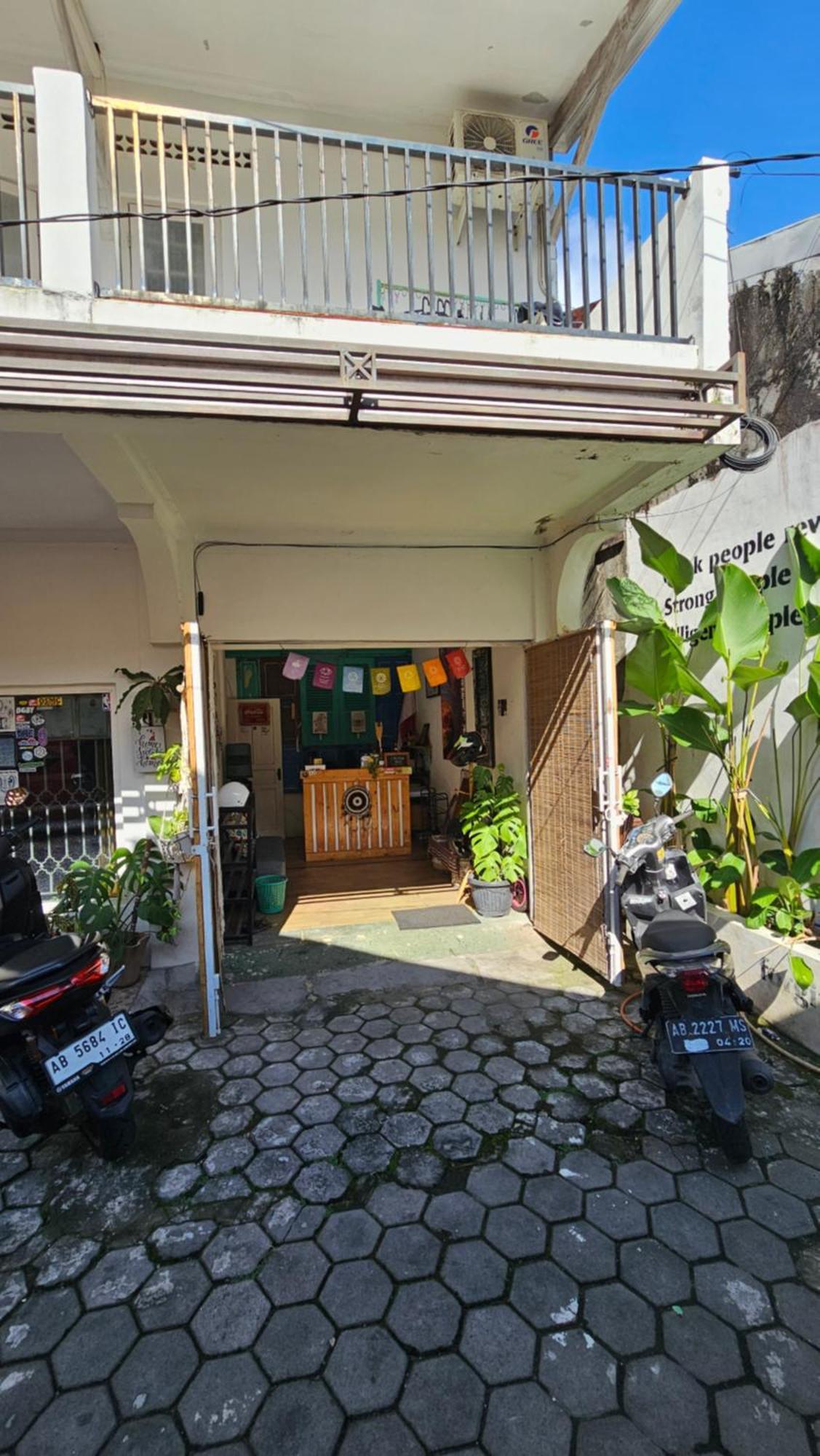 Oke Baik Hostel Yogyakarta Exterior photo